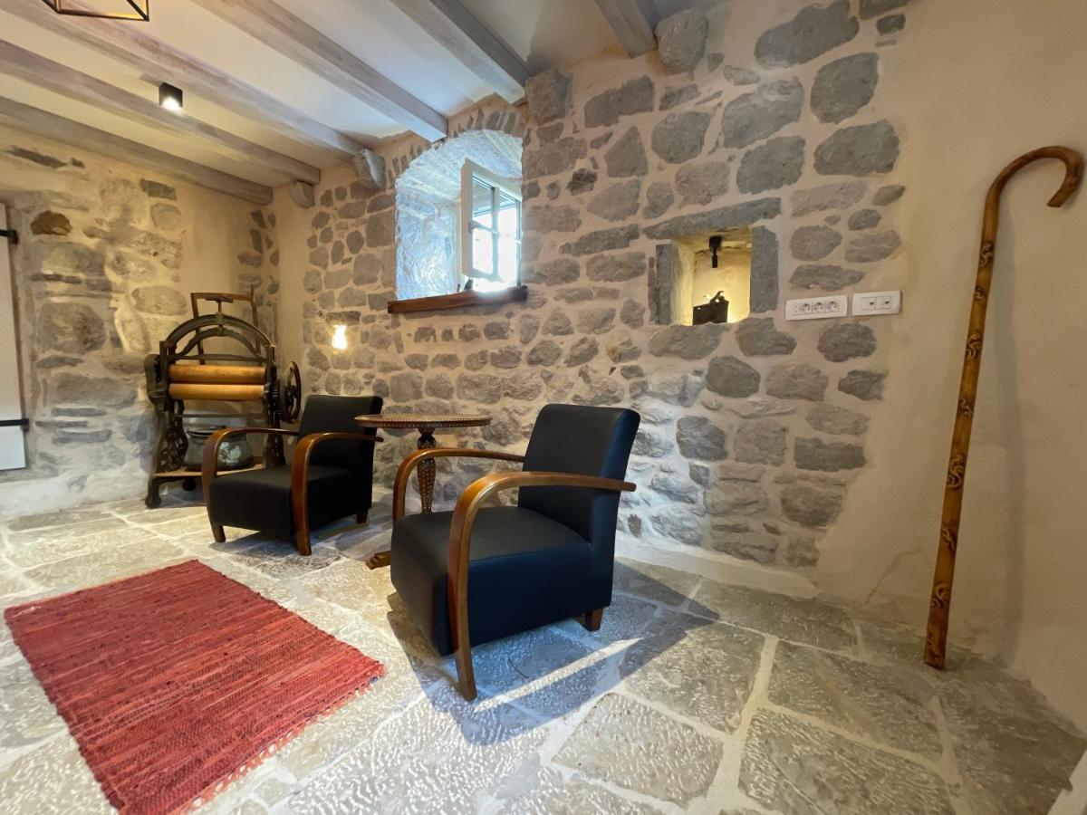 Vila Djuro Mikijelj Donji Stoliv Exterior foto