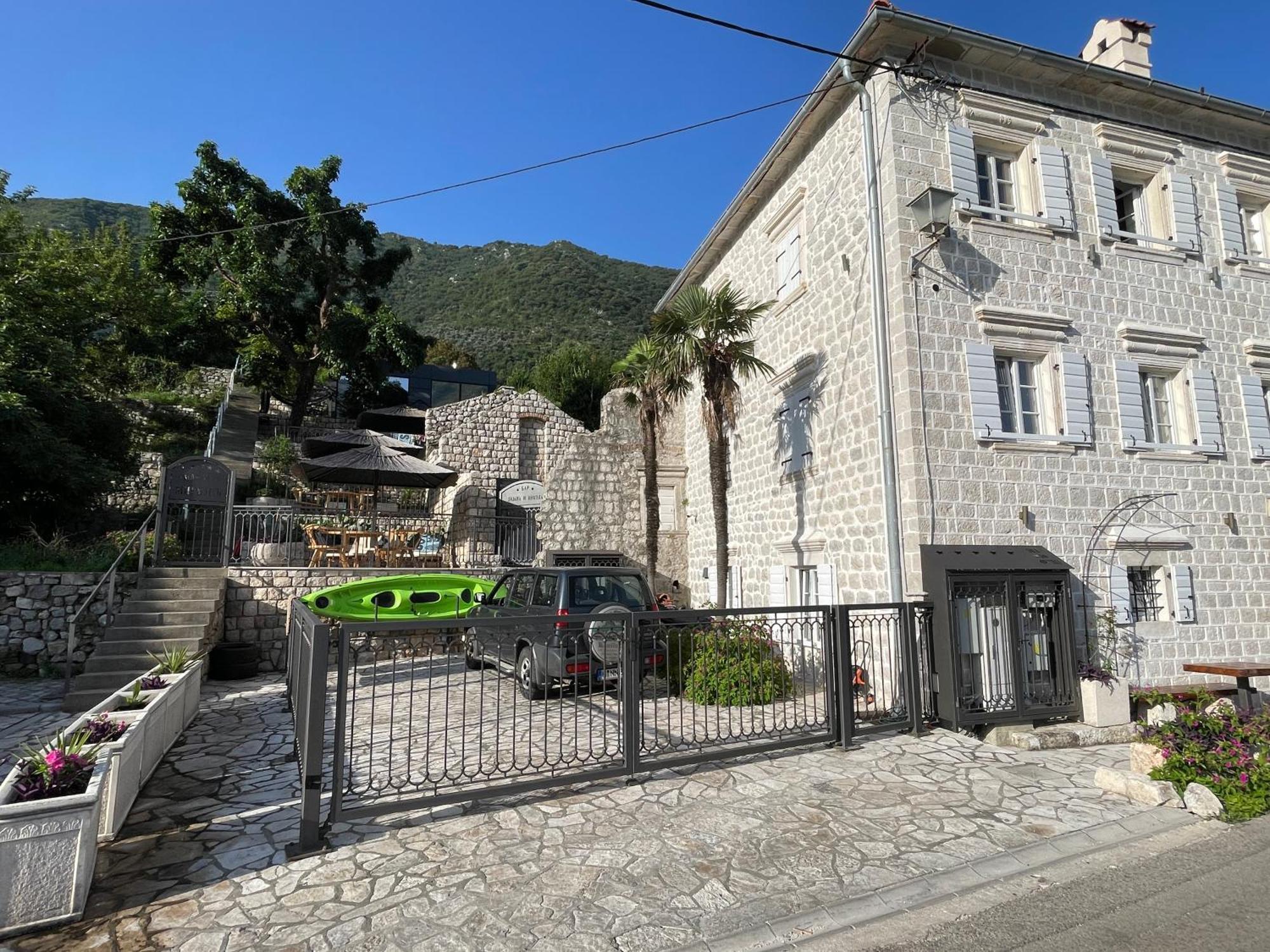 Vila Djuro Mikijelj Donji Stoliv Exterior foto
