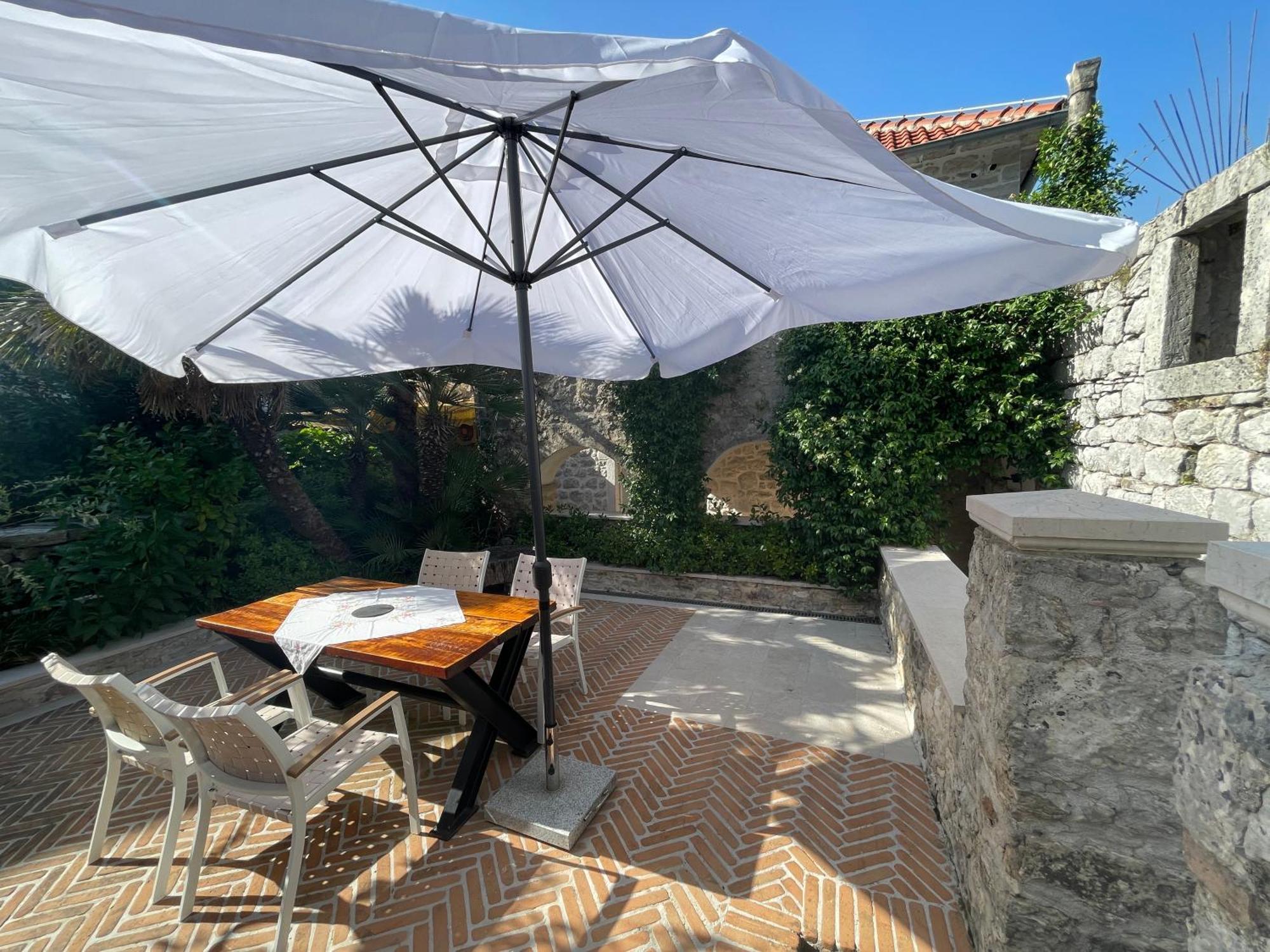 Vila Djuro Mikijelj Donji Stoliv Exterior foto